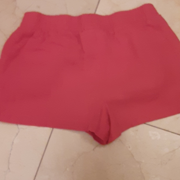 Red shorts size ( M 10/12 ) - Picture 2 of 2